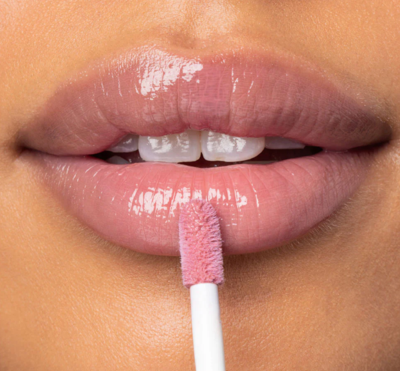 Vitamin Glaze™ Oil Infused Lip Gloss – Delicate Rose