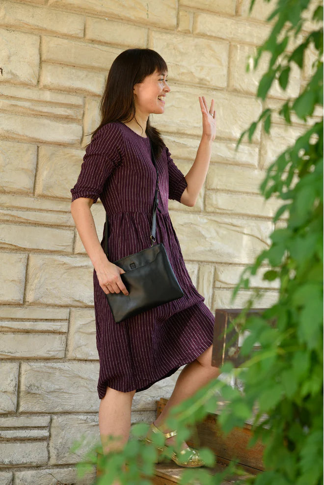 GR Simple Crossbody in Black