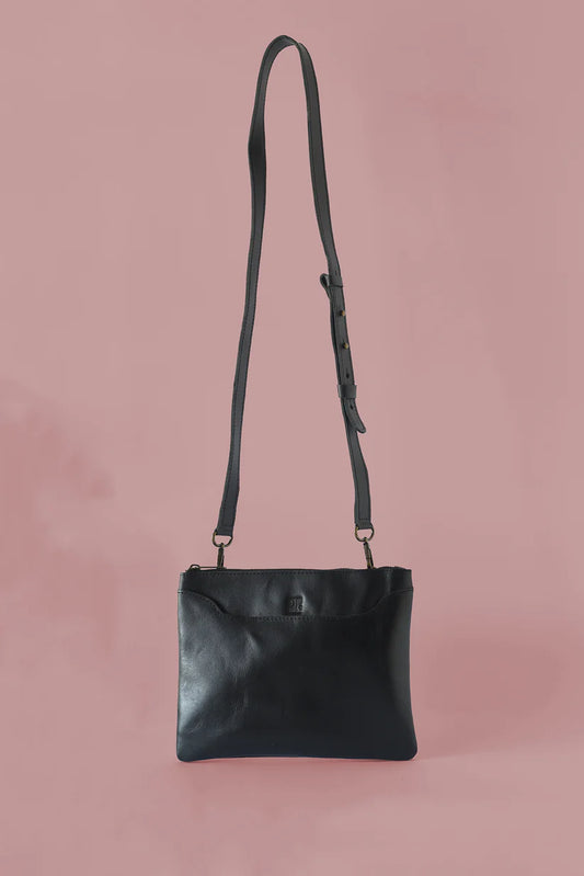 GR Simple Crossbody in Black
