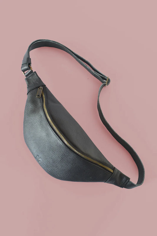 GR Sling Bag in Pebbled Black