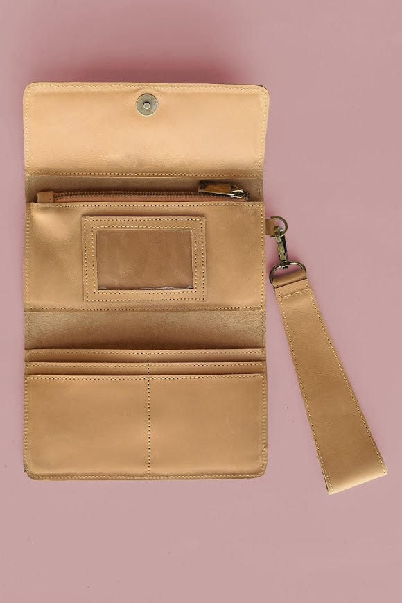 GR Wallet Wristlet in Caramel