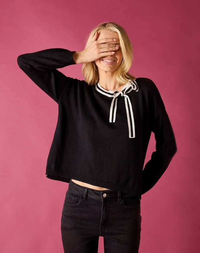 Cardiff Bow Tie Sweater in Black