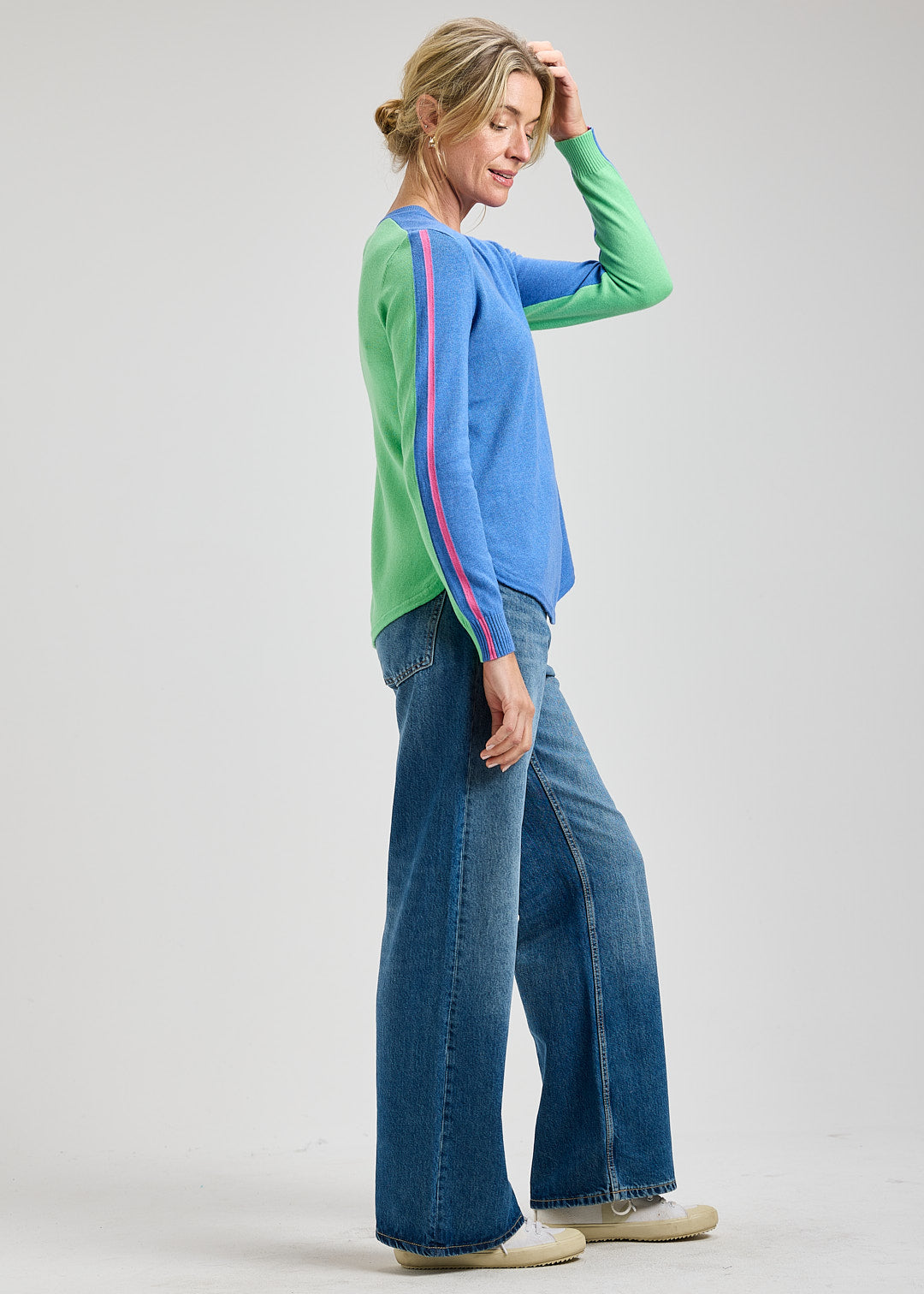 Rounded Bottom V-neck in Chambray