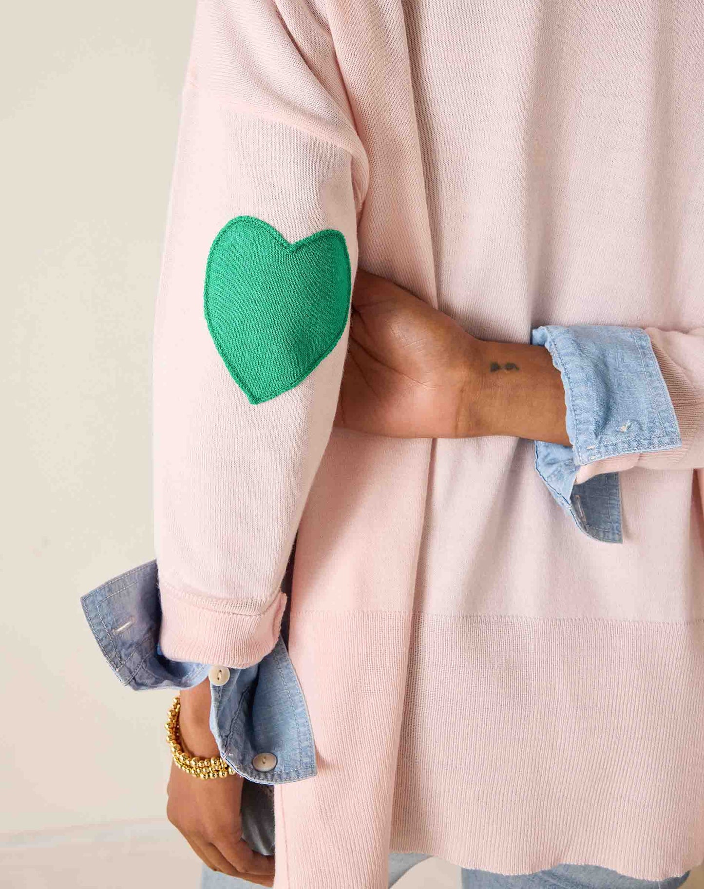 Amour Motto Sweater in Light Pink and Kelly Green