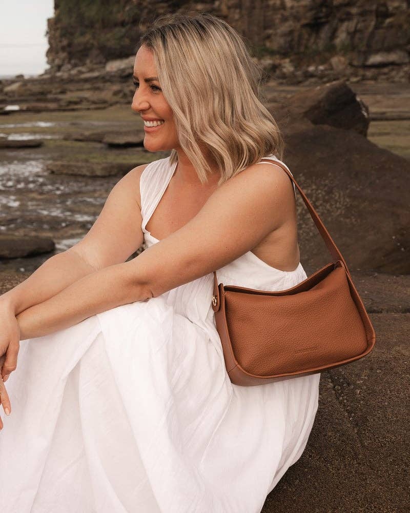 Maddie Shoulder Bag in Tan
