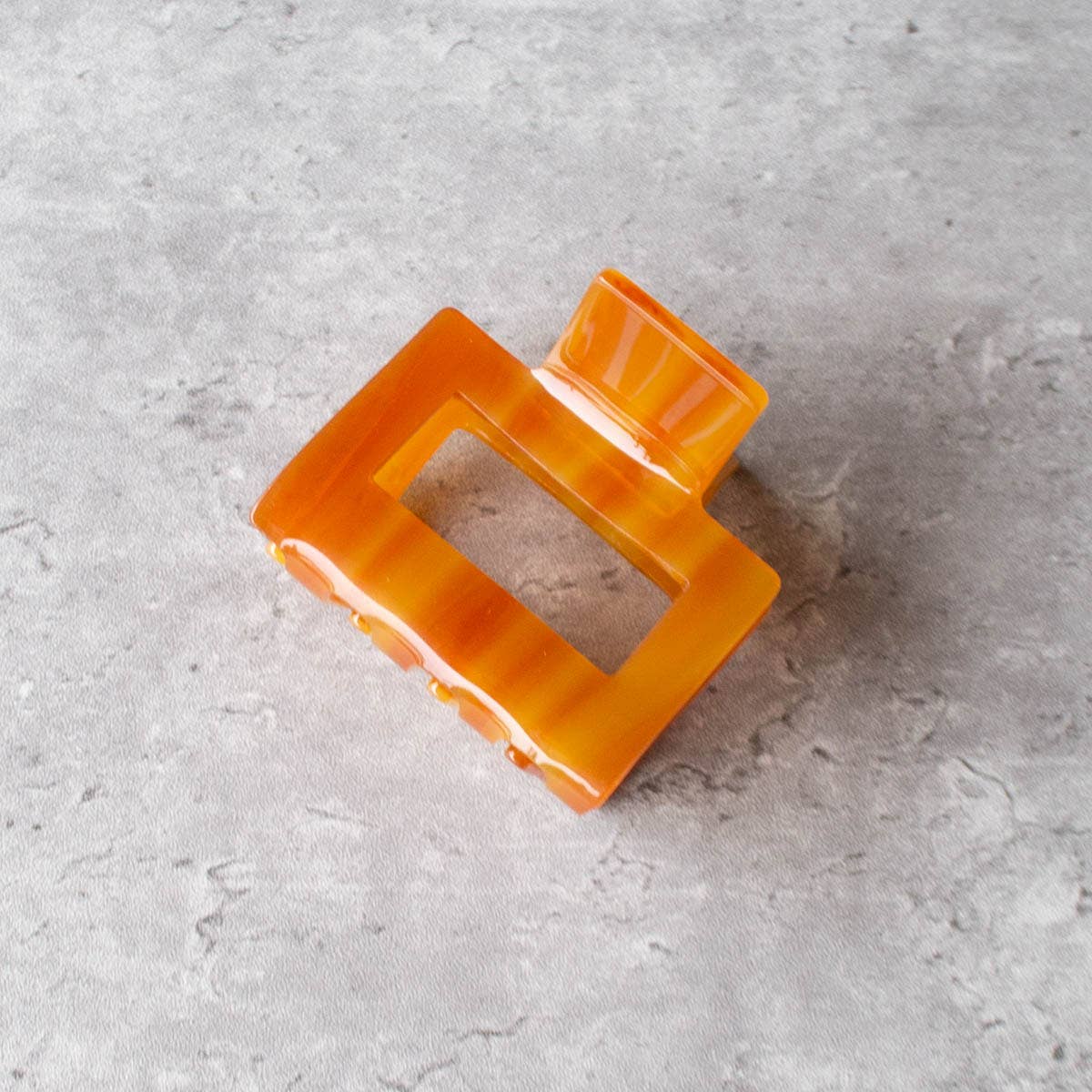 Eco Kylie Cellulose Acetate Hair Clip: Coral Pink