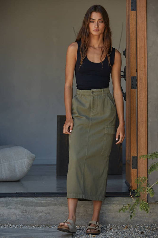 The Double Layered Seamless Tank in Black