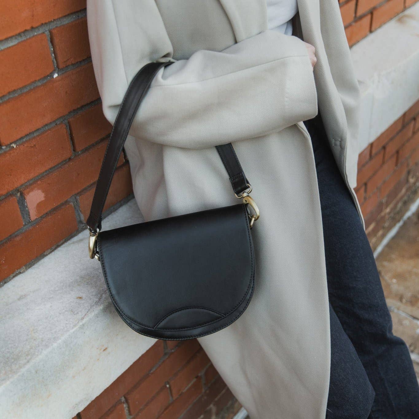 Stella Saddle Bag in Black