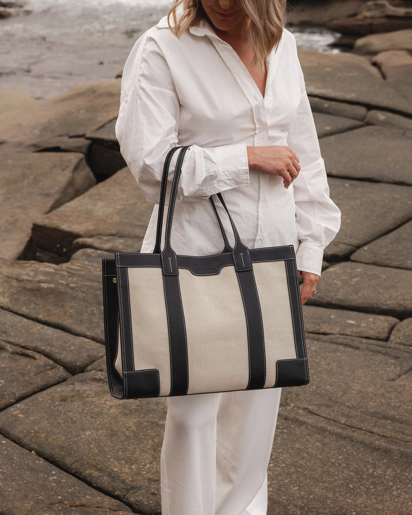 Toorak Canvas Tote Bag in Black Natural