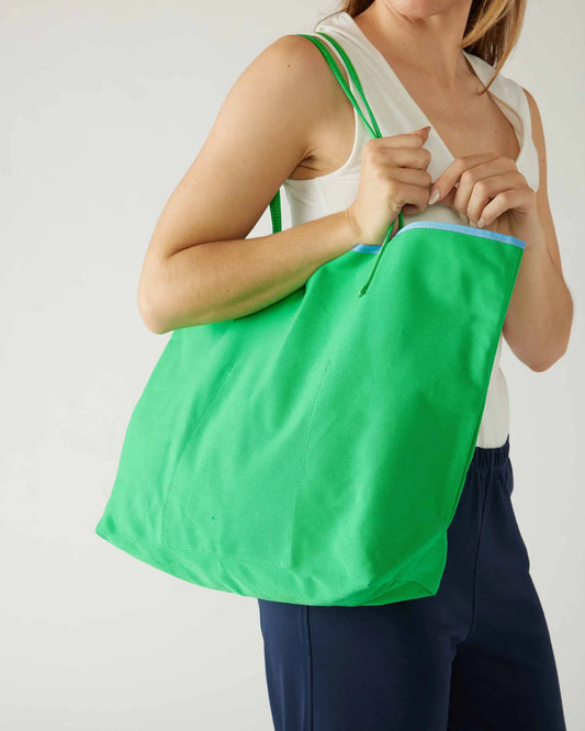 Le Canvas Tote in Kelly Green