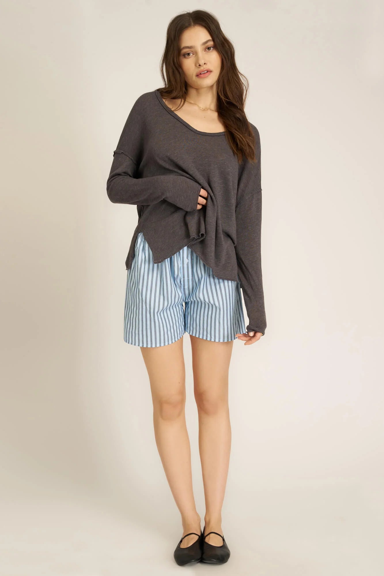 Mae Textured Relaxed V-Neck Long Sleeve in Charcoal