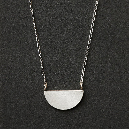 Refined Necklace in Half Moon/Silver