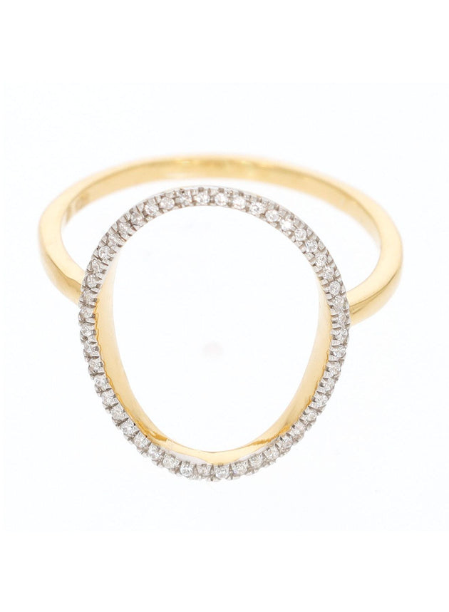One with the Oval Ring in Gold