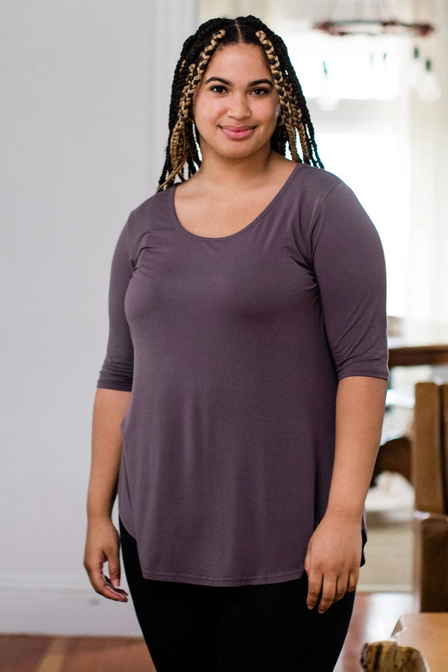 Sandy Relaxed Fit Scoop Neck Short Sleeve Top in Mink