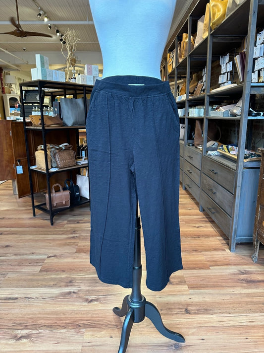 Wide Leg Cropped Pant in Black