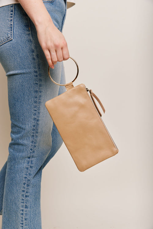 Fozi Wristlet in Pebble
